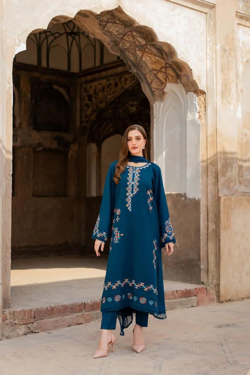Lamaya 3Pc - Embroidered Stitched
